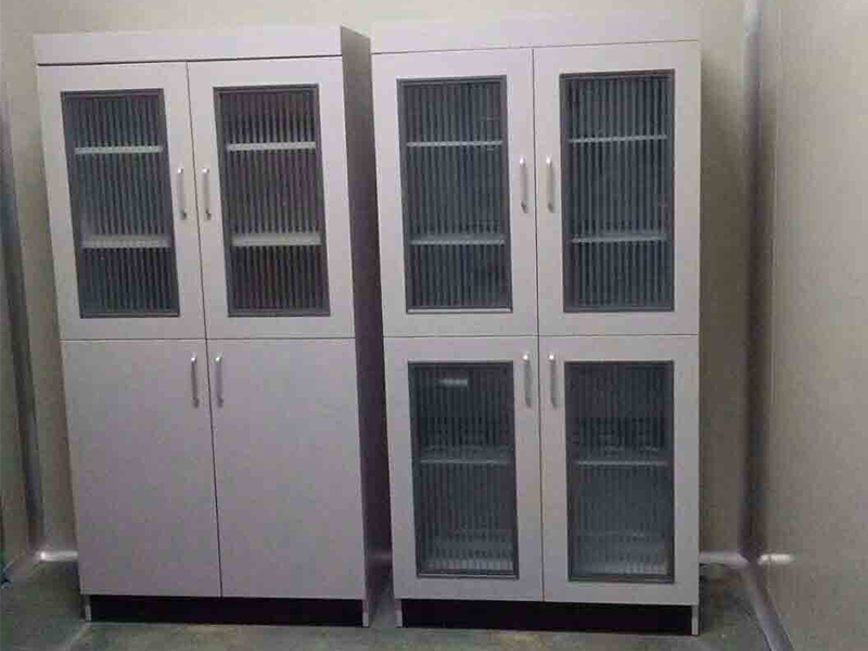 Laboratory glassware cabinet