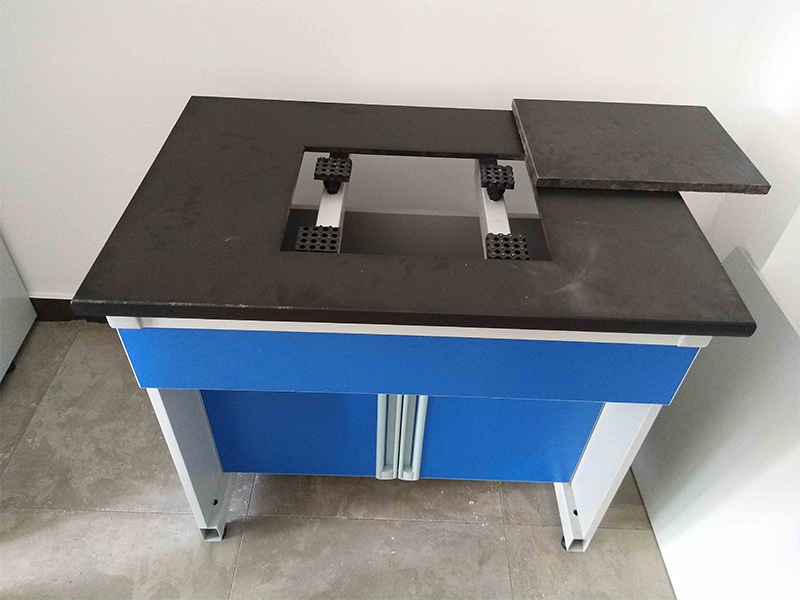 1757662175170474.png Laboratory Balance Bench