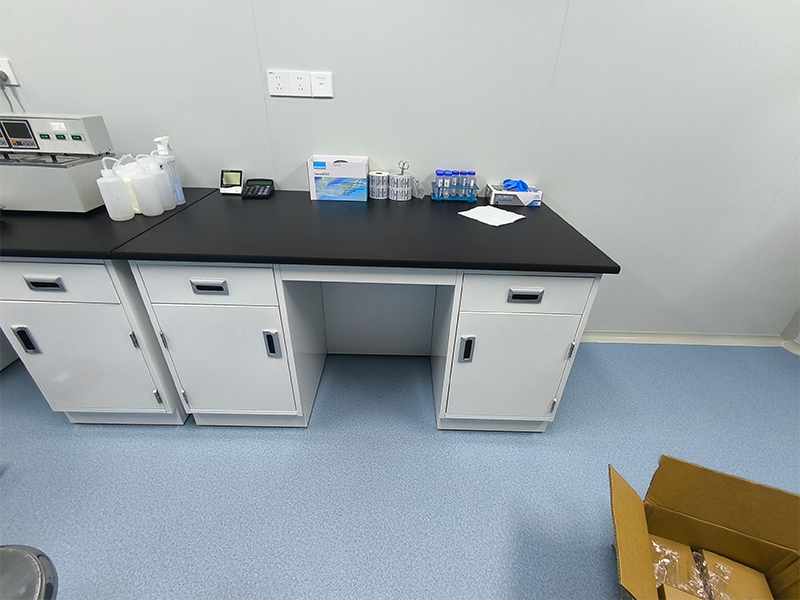 standard lab benches