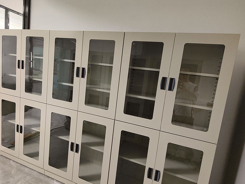 Corrosion-Resistant Chemical Cabinets for Laboratories