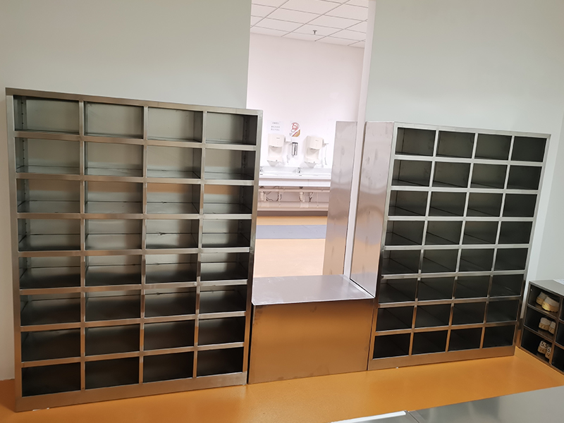 ergonomic laboratory lockers
